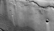 Aeolian_Features-Windstreaks_and_Meroe_Dunes-PIA08597-1.jpg