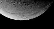 Enceladus-PIA08280.jpg