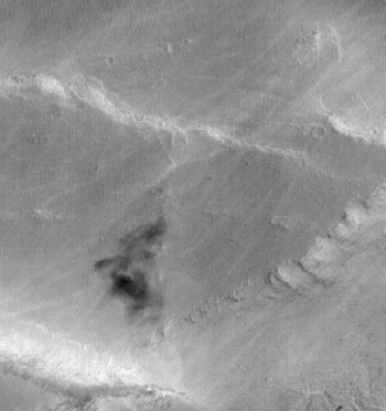 Dark Smoke moving over Claritas Fossae (GIF-Movie; credits: Mars Unearthed)
nessun commento
Parole chiave: GIF-Movie