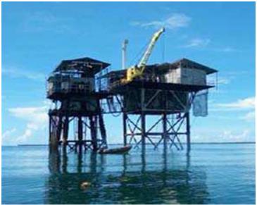 The Santa Rita Platform
Un promemoria: le Piattaforme San Marco e Santa Rita 1 e 2 erano di proprietà dell'ENI (Ente Nazionale Idrocarburi) il quale, soprattutto negli Anni '60 e '70, si dimostrò un autentico "Fiore all'Occhiello" dell'Industria Petrolifera (e non solo) Italiana.
Un Esempio, per tutti, di Società Commerciale Moderna e "Multiculturale" (e "Multietnica").

Poi i tempi sono cambiati...
Parole chiave: History