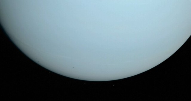 Thalassa and Despina transiting (Credits: NASA/JPL - Voyager 2 Mission; Credits for the additional process.: "zelario12" - https://creativecommons.org/licenses/by-sa/2.0/deed.en)
nessun commento
Parole chiave: Neptunian Moons - Thalassa and Despina