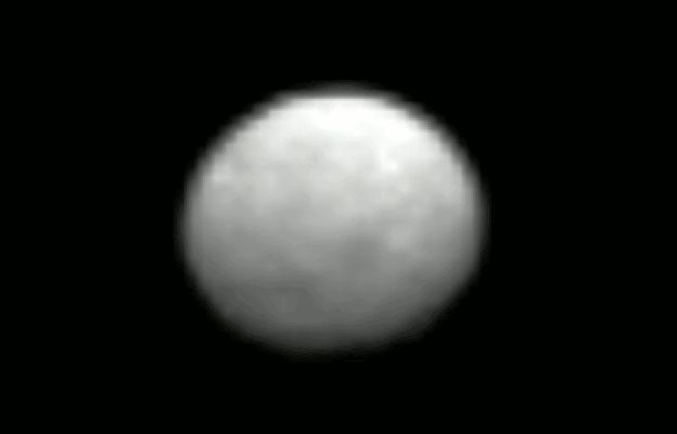 Ceres on sight (GIF-Movie)
It is the largest asteroid in the asteroid belt - what secrets does it hold? To find out, NASA has sent the robotic Dawn Spacecraft to explore and map this cryptic 1,000-Km wide world: Ceres. Orbiting between Mars and Jupiter, 1-Ceres is officially categorized as a dwarf planet but has never been imaged in detail. 
Featured here is a 20-frame video that rivals the best images of Ceres ever taken by the Hubble Space Telescope. The video shows enough surface definition to discern its 9-hour rotation period. 
On target to reach 1-Ceres in early March, Dawn will match speeds and attempt to orbit this previously unexplored body, taking images and data that may help humanity better understand not only the nature and history of Ceres but also the early history of our entire Solar System.
Parole chiave: 1-Ceres