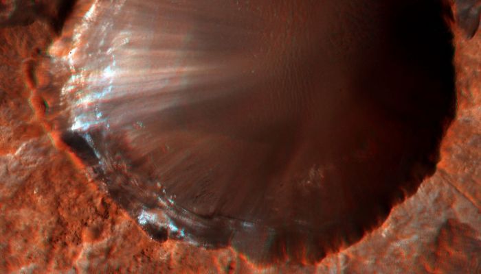 Mistery "Hole"! (High-Def-3D and Natural Colors; credits: Dr M. Faccin & Lunar Explorer Italia)
Allora, stiamo guardando un Impact Crater oppure un Collapse Pit? Inforcate gli "Occhialini" per il 3D, osservate bene e poi decidete,motivando la Vostra opzione! Noi siamo qui, ad aspettare...
Parole chiave: Mars Quiz