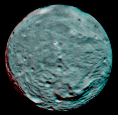 The South Pole of 4-Vesta in 3D
Caption NASA:"This anaglyph image of the South Polar Region of the Asteroid 4-Vesta was put together from two clear filter images, taken on July, 9th, 2011 by the framing camera instrument aboard NASA's Dawn Spacecraft. Each pixel in this image corresponds to roughly 2,2 miles (about 3,5 Km)".
Parole chiave: Asteroids - 4-Vesta