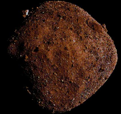 101955 Bennu - Just like Itokawa (Natural Colors; credits for the additional process. and color.: E. Bonora & Marco Faccin)
Notate la posizione "anomala" e "sporgente" dei mega-boulders (mega-macigni) visibili. Bizzarro, vero?!? La "causa" della nascita di 101955 Bennu? Aggregazione Gravitazionale di detriti. Così come Itokawa. Asteroidi fragili, polverosi e senza crateri. Ere di "lavoro" (miliardi di anni terrestri) e questo ne é un (altro esempio di) risultato.
Parole chiave: Asteroids - 101955 Bennu