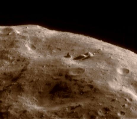"Alien Antenna" or just  an ordinary-looking Outcrop? (natural colors; credits: Lunexit)
nessun commento
Parole chiave: Asteroids - 433 Eros
