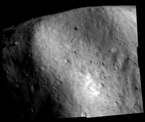 Boulders, Outcrops and the "Skyline" of 433-Eros
Un frame - semplicemente - bellissimo, ad elevata risoluzione (osservate i macigni che si trovano a ridosso dell'orizzonte e del Terminatore se volete apprezzare pienamente la qualità - ALTA! - del frame).
Parole chiave: Asteroids - 433 Eros