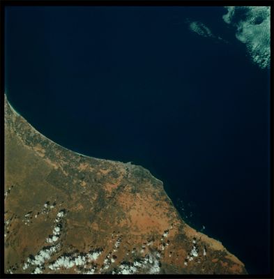 AS 09-23-3516 - Coastline (Natural Colors; credits for the additional process. and color.: Dr Paolo C. Fienga - Lunexit Team)
nessun commento
Parole chiave: The Earth for orbit