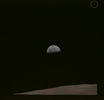 AS 10-35-5217 - Earthrise with "something flying away"... (1)
nessun commento
Parole chiave: Postacard from Space