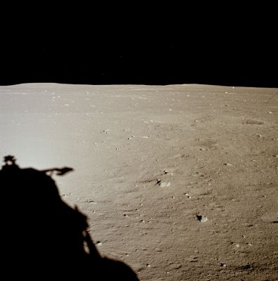 AS 11-37-5455 - Flare-like Light? (CTX Frame)
Argomento ed immagine già viste e riviste, ma sembra che non bastino mai le "spiegazioni".... Ed allora, per favore, leggete il commento al frame che segue.
Parole chiave: Lunar Surface - Controversial