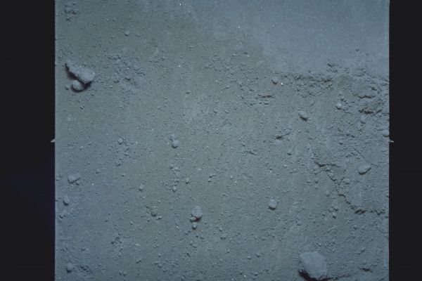 AS 12-57-8443 (b) - Soil surface disturbed by the LM descent engine exhaust (coloring: NASA)
nessun commento
Parole chiave: Lunar Surface - Disturbed Soil