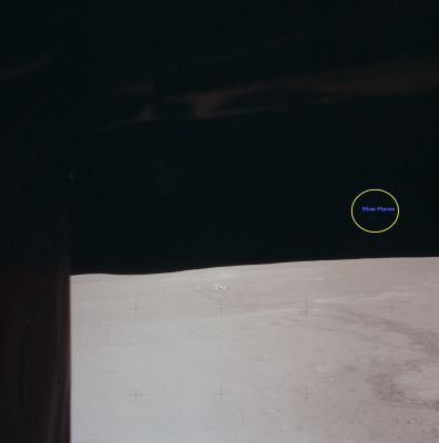 AS 14-66-9335 (HR) - Looking for the Blue Flare... (17)
Caption NASA:"This frame was probably taken out Ed's window, a conclusion based on the relative azimuths of some small foreground rocks and the ALSEP instruments".
Parole chiave: Lunar Horizon - Controversial Frame