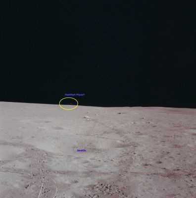 AS 14-66-9337 (HR) - Looking for the Blue Flare... (18)
Caption NASA:"Post-EVA-2 photo out Ed's window showing the 'javelin' and one of the golf balls in a crater north of the LM. The javelin is lined up with Turtle Rock in the distance and with the golf ball, which is slightly closer to us than the javalin".
Parole chiave: Lunar Horizon - Controversial Frame
