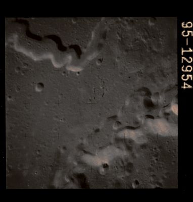 AS 15-95-12954 - Rimae Prinz II (possible True Colors; credits: Lunar Explorer Italia)
Image Collection:  70mm Hasselblad 
Mission:  15 
Magazine:  95 
Magazine Letter:  RR 
Latitude: approx. 26,5° North
Longitude: approx. 43,5° West
Film Type:  3401 
Film Width:  70 mm 
Film Color:  black & white 
Index Map:  http://www.lpi.usra.edu/resources/mapcatalog/apolloindex/apollo15/as15indexmap08/ 
Feature(s):  RIMAE PRINZ II

Nota Lunexit: l'Apollo Image Atlas (curato dal L&PI) rubrica questo frame con il seriale 12951 - ovviamente commettendo un errore - ed attribuendo il seriale 12954 ad una (splendida) veduta del Cratere Aristarco. Insomma, anche i "Grandi" (come quelli che lavorano al Lunar and Planetary Institute) sbagliano...
Parole chiave: The Moon from Orbit - Rimae Prinz II