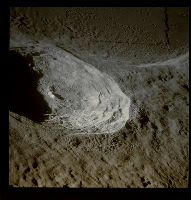AS 15-96-13050 - Aristarchus (natural colors; credits: Lunexit)
nessun commento
Parole chiave: The Moon from orbit - Aristarchus