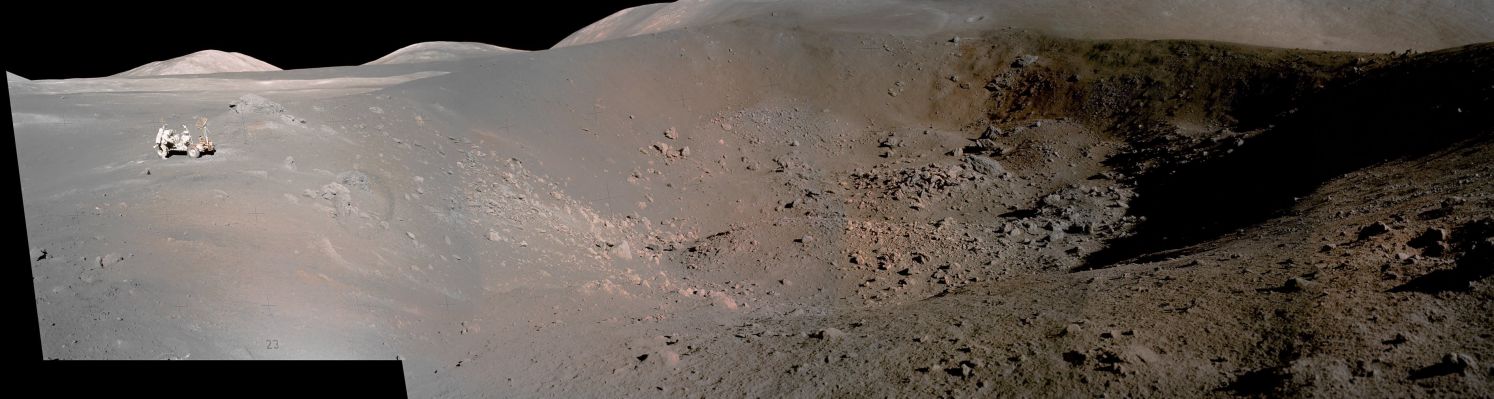 AS 17-137-20991 until 21009 (EVA-2; Station 4 - Shorty Crater) - credits: Dr M. Faccin
Bellissima, dunque incommentabile...
Parole chiave: Lunar Panorama - Station 4 - Shorty Crater