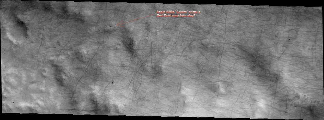 Southern Panorama, with possible Anomaly (Original NASA-2001 Mars Odyssey Orbiter b/w Frame)
nessun commento
Parole chiave: Mars from orbit - Aeolian Features - Dust Devil Tracks (DD Tracks) - Anomaly