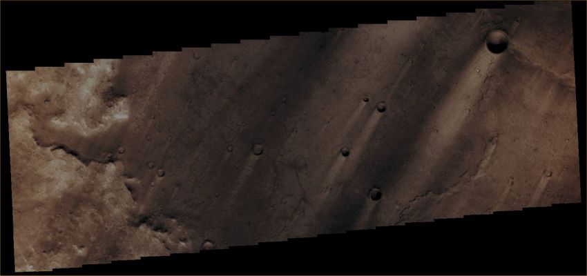 Windstreaks in Syrtis Major Planum (Enhanced Absolute Natural Colors; credits for the additional process. and color.: Dr Paolo C. Fienga - Lunexit Team) 
Orbit Number: 43303
Latitude: 0,5713° South
Longitude: 68,6023° East 
Instrument: VIS 
Captured: September, 18th, 2011
Mars Local Time (M.L.T.): 19:33 (Early Evening)


Parole chiave: Mars from orbit - Aeolian Features - Windstreaks