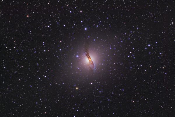 Centaurus "A"
"...Hostium munera, non munera (sunt)..."

(Binder)

"...I doni dei nemici non sono doni..."
Parole chiave: From Earth Images - Professional Images