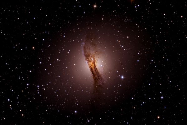 Centaurus A
"...L'Essenza della Democrazia giace nell'ignoranza e nella stupidità..."

(anonimo)
Parole chiave: From Earth Pictures - Professional Pictures