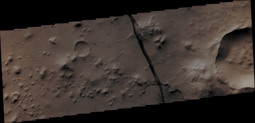 Features of Cerberus Fossae (Absolute Natural Colors; credits for the additional process. and color.: Dr Paolo C. Fienga - Lunexit Team)
Orbit Number: 45159
Latitude: 9,351° North 
Longitude: 159,905° East 
Instrument: VIS 
Captured: February, 18th, 2012
Mars Local Solar Time: 15:48 (Middle Afternoon)
Parole chiave: Mars from orbit - Volcanic Features - Fissure - Cerberus Fossae 
