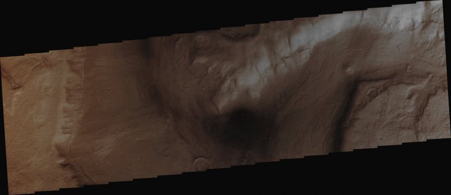 Features of Reull Vallis (Absolute Natural Colors; credits for the additional process. and color.: Dr Paolo C. Fienga - Lunexit Team) 
Caption NASA:"Reull Vallis is located in the Martian Southern Highlands, just East of Hellas Basin. This extensive Channel System records an interesting fluvial and mass wasting geologic history of the area. In many images show interesting patterns of mass wasted material in the bottom of the Channel".

Image information: VIS instrument;
Latitude: 41,1° South:
Longitude 100,3° East (such as 259,7° West);
Resolution: 19 meter/pixel.

Parole chiave: Mars from orbit - Channels - Reull Vallis