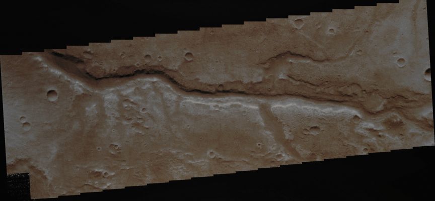 Portion of Samara Valles (Natural Colors; credits for the additional process. and color.: Dr Paolo C. Fienga - Lunexit Team)
Orbit Number: 42607 
Latitude: 21,684° South
Longitude: 340,143° East 
Instrument: VIS 
Captured: July, 23rd, 2011
Mars Local Time (M.L.T.): 12:36 (Early Afternoon)


Parole chiave: Mars from orbit - Channels - Samara Valles