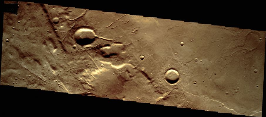 Unnamed Channel (Natural Colors/Tri-Chromatic Version; credits: Dr Paolo C. Fienga - Lunexit Team)
Coord.: 38,8° South Lat. and 199,8° East Long.
Parole chiave: Mars from orbit - Channels