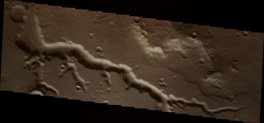 Channel in Xanthe Terra (Natural Colors; credits: Dr Paolo C. Fienga & Lunar Explorer Italia)
nessun commento
Parole chiave: Mars from orbit - Channels - Xanthe Terra Region