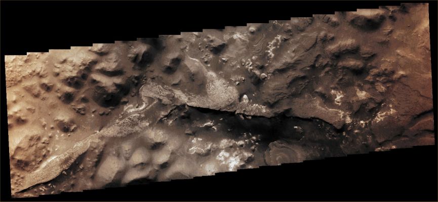 Features of Aureum Chaos (Enhanced Absolute Natural Colors; credits for the additional process. and color.: Dr Paolo C. Fienga - Lunexit Team) 
Orbit Number: 43169 
Latitude: 4,036° South 
Longitude: 333,407° East 
Instrument: VIS 
Captured: September, 7th, 2011
Mars Local Time (M.L.T.): 18:50 (Late Afternoon)


Parole chiave: Mars from orbit - Chaotic Terrain - Aureum Chaos