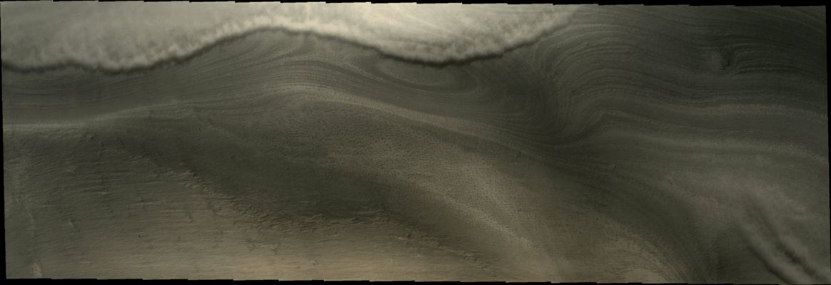 Southern Cloud-Front (Natural Colors; credits for the additional process. and color.: Dr Paolo C. Fienga - Lunar Explorer Italia)
Caption NASA:"This VIS image of the South Polar Region of Mars shows the edge of a front of clouds. These clouds are near enough to the Surface to be affected by surface topography".

Coord.: 73,7° South Lat. and 133,0° East Long
Parole chiave: Mars from orbit - Clouds over the South Polar Regions