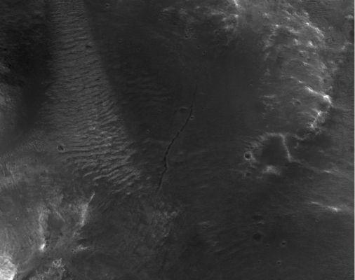 Possible Evidence of relatively recent Seismic Activity on Mars (credits for the Research and additional process.: Drr Gianluigi Barca and Paolo C. Fienga - Lunexit Team)
nessun commento
Parole chiave: Mars from orbit - Controversial Surface Feature - Relatively Recent Crack