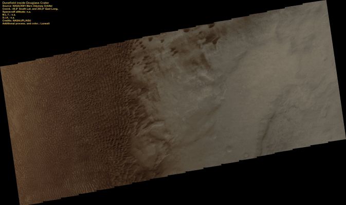 Dunefield inside Douglass Crater - Aonia Terra (Natural Colors; credits: Lunar Explorer Italia)
nessun commento
Parole chiave: Mars from orbit - Craters - Douglass Crater