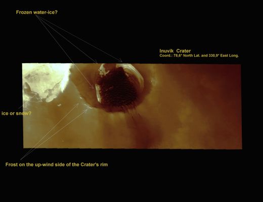 Inuvik Crater and its "hidden" (but still visible) "Frozen Lake"  (Natural Colors; credits for the additional process. and color.: Dr Paolo C. Fienga - Lunar Explorer Italia)
Nota: potremmo anche sbagliarci ma la nostra netta sensazione, maturata dopo aver ripulito, ingrandito, colorizzato ed analizzato questo splendido frame è che, al di sotto delle "dune fangose" che si stanno spingendo (la NASA usa l'espressione "migrando") al di fuori del Cratere Inuvik ed in direzione delle Grandi Pianure Nordiche, vi sia un altro "frozen lake", del tutto analogo a quello (ormai "famoso") di Vastitas Borealis e già ripreso dalle Sonde Mars Express (ESA), MGS e Mars Odyssey (NASA). 

Se la nostra congettura si rivelasse corretta, allora dovremmo anche supporre che le "dune fangose" potrebbero NON ESSERE (quantomeno non sempre) il residuo del ritrarsi delle acque presenti sul fondo dei crateri, bensì un qualcosa di esterno (forse delle polveri) che, ad acque in via di congelamento o già parzialmente congelate, si è "depositato" su di esse.

In piena onestà dobbiamo tuttavia sottolineare ancora una volta che la particolare forma e tessitura delle "dune fangose" a noi NON PARE un semplice portato di azioni esclusivamente eoliche. Al riguardo, non ci sentiamo di escludere che la forma delle dune sia una conseguenza del miscelarsi delle polveri che le formano con acque in via di congelamento, ma ancora non del tutto congelate (il che significa che, prima di rapprendersi definitivamente, le polveri potrebbero essersi confuse con gli strati d'acqua più superficiali per poi prendere la forma del "moto ondoso" che, forse, le caratterizzava).
Parole chiave: Mars from orbit - Frozen Lakes - Inuvik Crater