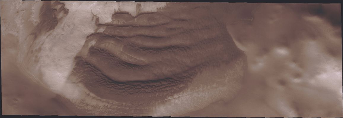 Dunefield inside Reynolds Crater (Natural Colors; credits for the additional process. and color.: Dr Paolo C. Fienga - Lunexit Team)
Caption NASA:"These interesting dune-forms are located on the margin of Remnant Polar Deposits on the floor of Reynolds Crater".

Coord.: 74,3° South Lat. and 199,9° East Long.
Parole chiave: Mars from orbit - Dunes - Reynolds Crater