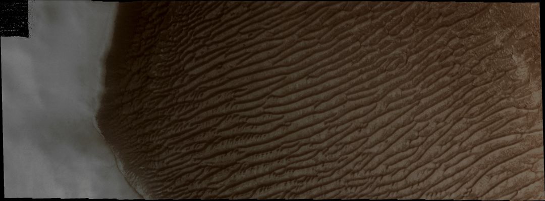 Richardson Crater (Natural Colors; credits: Lunexit)
Coord.: 72,1° South Lat. and 179,9° East Long. (center of the frame)
Parole chiave: Mars from orbit - Craters - Richardson Crater