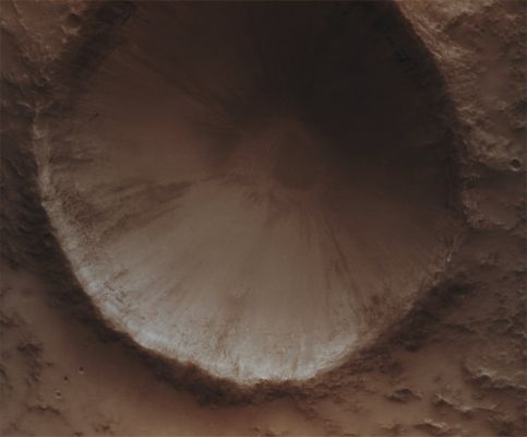 Unnamed Crater in Terra Sabaea (Absolute Natural Colors; credits for the additional process. and color.: Dr Paolo C. Fienga - Lunexit Team)
Caption originale:"This MGS-MOC image shows a 1,5 mt (~5 feet) per pixel view of an Impact Crater that is approximately 3 Km (about 9840 ft) in diameter. It is located in South-Western Terra Sabaea".

Location near: 21,9° South Lat. and 338,6° West Long.
Image width: ~3 km (~1,9 mi) 
Illumination from: upper left 
Season: Southern Summer 
Parole chiave: Mars from orbit - Craters - Unnamed Crater - Terra Sabaea Region