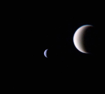 Dione, Titan and some "Mistery Moons"... (GIF-Movie - Natural Colors; credits: ELisabetta Bonora - Lunexit Team)
...Il filmato è, semplicemente, di straordinaria fattura (un "Grazie di Cuore!" alla nostra Amica e Partner, Elisabetta Bonora), ed i suoi contenuti, come qualsiasi Appassionato di Astronomia potrà notare, sono - ancora una volta - estremamente suggestivi.
Titano, dal punto di vista dell'Orbiter Cassini, "scivola" accanto a Dione. 

Ma sono soltanto Dione e Titano i "Protagonisti" di questo "inseguimento" nella Notte di Saturno?

Ebbene, se avete presente e chiaro il concetto di "Risonanza Orbitale" e se osservate MOLTO attentamente il filmato, alla risposta potreste e dovreste arrivare da soli...
Parole chiave: GIF-Movies - Saturn System