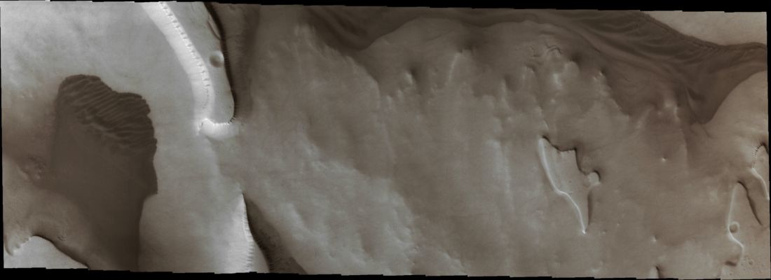 Dunefield in Sisyphi Cavi (Absolute Natural Colors; credits for the additional process. and color.: Dr Paolo C. Fienga - Lunexit Team)
Caption NASA:"The Dunefield visible in this VIS image is located in the Southern Martian Depressions known as Sisyphi Cavi".

Orbit Number: 42506 
Latitude: 70,73° South 
Longitude: 359,85° East
Instrument: VIS 
Captured: July, 15th, 2011
Marl Local Time: 05:00 (Early Morning Hours)


Parole chiave: Mars from orbit - Dunefield - Sisyphi Cavi Region