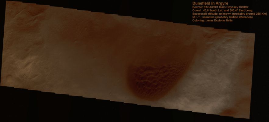 Migrating Dunes in Argyre Planitia (Absolute Natural Colors; credits for the additional process. and color.: Dr Paolo C. Fienga - Lunexit Team)
nessun commento
Parole chiave: Mars from orbit - Dunes - Argyre Planitia