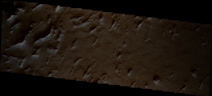 Hard and Old Dunes in Gigas Sulci (Darkened Natural Colors; credits for the additional process. and color.: Dr Paolo C. Fienga - Lunar Explorer Italia)
Coord.: 8,0° North Lat. and 230,3° East Long.
Parole chiave: Mars from orbit - Dunes - Gigas Sulci Region