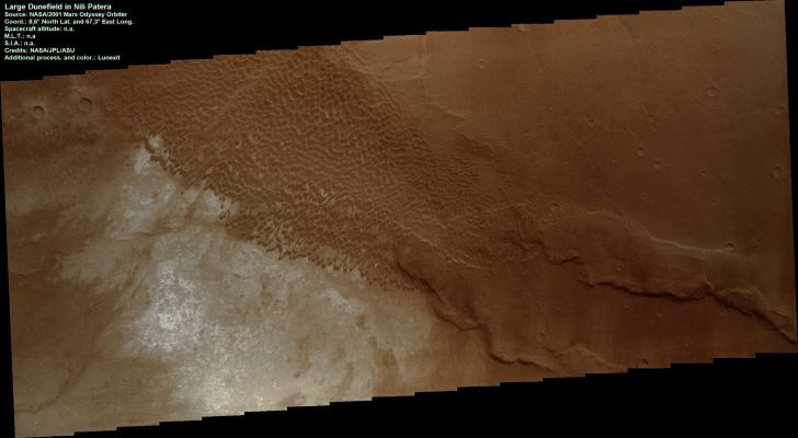 Large Dunefield in Nili Patera (possible Natural Colors; credits: Lunexit)
nessun commento
Parole chiave: Mars from orbit - Dunes - Nili Patera Region