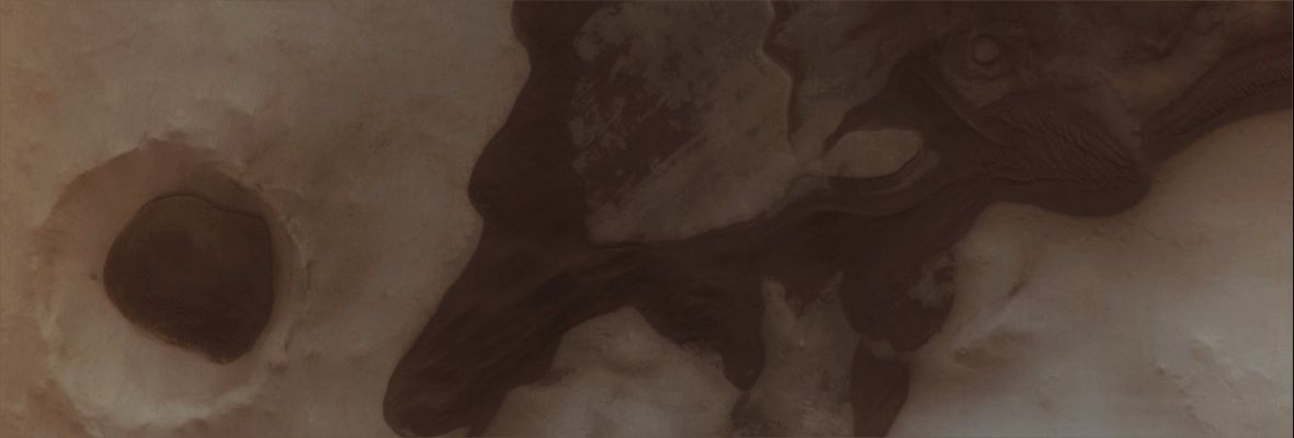 Defrosted Dunes (Natural Colors; credits for the additional process. and color.: Dr Paolo C. Fienga - Lunexit Team)
Image information: VIS instrument;
Latitude: 66,6° South;
Longitude: 37,0° East;
Resolution: 34 meter/pixel.
Parole chiave: Mars from orbit - Dunes - Defrosted Dunes