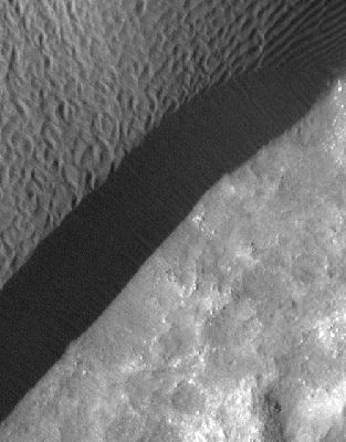 Moving Rippled Dune-Front in Hershel Crater (a GIF-Movie by NASA/JPL-Caltech/Univ. of Ariz./JHUAPL)
nessun commento
Parole chiave: GIF-Movies - Moving Dune