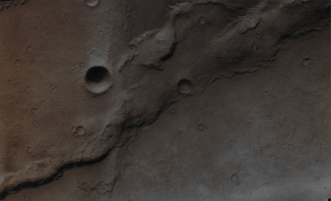 Features of Syrtis Major Planum, proximities of Meroe Patera (Absolute Natural Colors; credits for the additional process. and color.: Dr Paolo C. Fienga - Lunexit Team)
Image information: VIS instrument;
Latitude: 6,3° North;
Longitude 68,3° East;
Resolution: 18 meter/pixel.


Parole chiave: Mars from orbit - Syrtis Major Planum Region