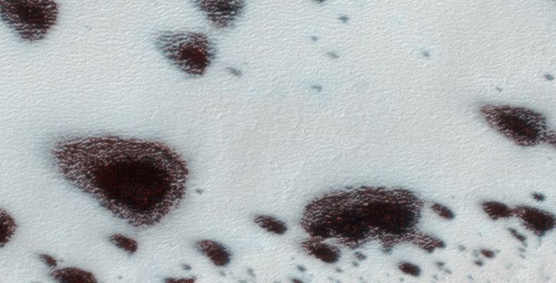 Defrosting Malea Patera (edm - possible True Colors; credits: Dr M. Faccin)
nessun commento
Parole chiave: Mars from orbit - Malea Patera