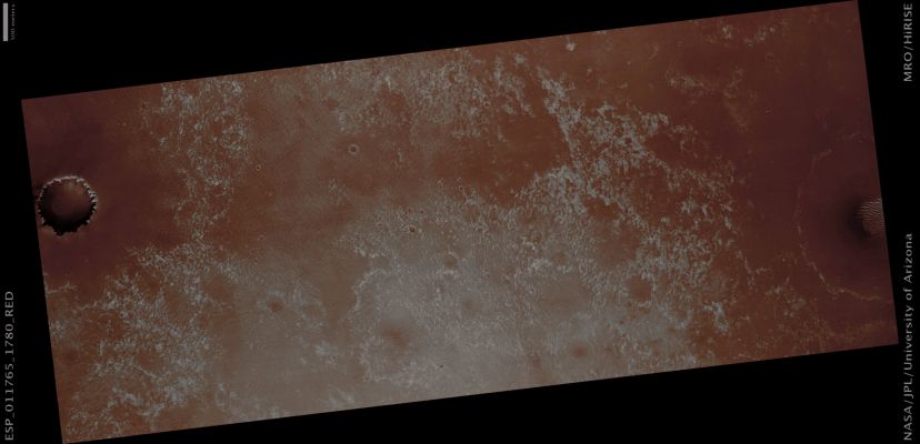 Ripples in Meridiani Planum (ctx frame - Natural Colors; credits: Lunar Explorer Italia)
Mars Local Time: 15:46 (middle afternoon)
Coord. (centered): 2,1° South Lat. and 354,5° East Long.
Spacecraft altitude: 276,0 Km (such as about 172,5 miles) 
Original image scale range: 27,6 cm/pixel (with 1 x 1 binning) so objects ~83 cm across are resolved 
Map projected scale: 25 cm/pixel
Map projection: EQUIRECTANGULAR 
Emission Angle: 12,5° 
Phase Angle: 69,0°
Solar Incidence Angle: 57° (meaning that the Sun is about 33° above the Local Horizon)
Solar Longitude: 200,0° (Northern Autumn)
Credits: NASA/JPL/University of Arizona
Additional process. and coloring: Lunar Explorer Italia
Parole chiave: Mars from orbit - Ripples - Meridiani Planum