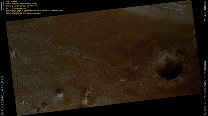 The Floor of Eos Chasma (ctx frame - Natural Colors; credits: Lunar Explorer Italia)
The scoured and scabby floor of Eos Chasma, located East of Valles Marineris, is covered with Dunes or Ripples and Eroded Craters. The reddish-brown color likely represents older, eroded Basalt and much of this erosion may have been accomplished by water.
Parole chiave: Mars from orbit - Eos Chasma