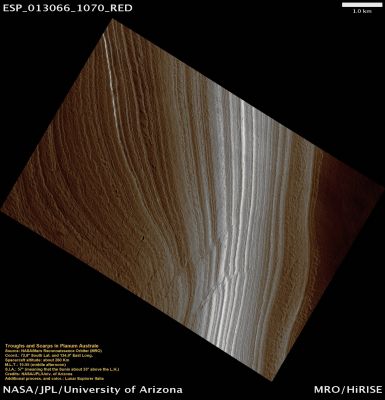 Fault in the South Polar Layered Deposits (Natural Colors; credits: Lunar Explorer Italia)
nessun commento
Parole chiave: Mars from orbit - South Polar Regions - SPLD