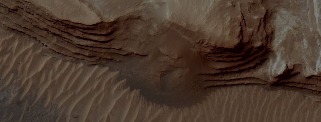 Layers and Ripples in Arabia Terra (EDM n.2 - Natural Colors; credits: Dr M. Faccin & Lunexit)
nessun commento
Parole chiave: Mars from orbit - Layers - Arabia Terra Region
